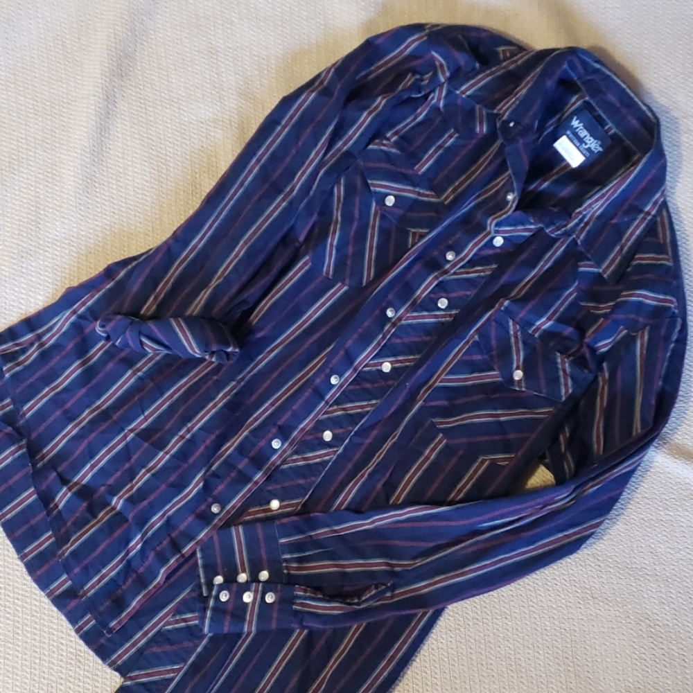 Wrangler button up